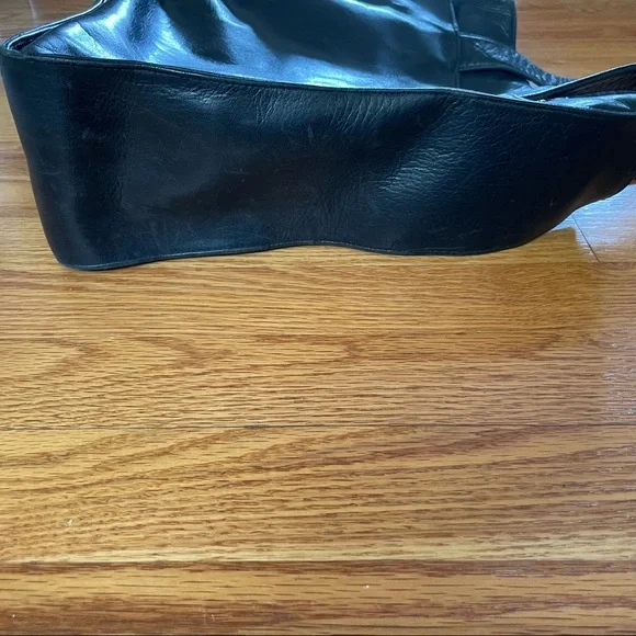 Perlina‎ NY Smooth Black Leather Square Tote - Picture 6 of 16